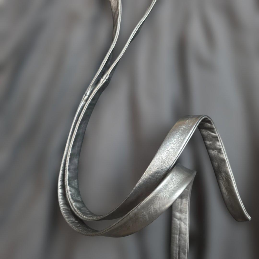 美品　ロエベ　黒いフレアスカート ひざ丈 レザー紐　y16