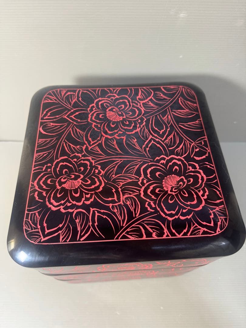 2546 越前塗　骨董　三段重箱 漆 漆器 泥朱 牡丹彫
