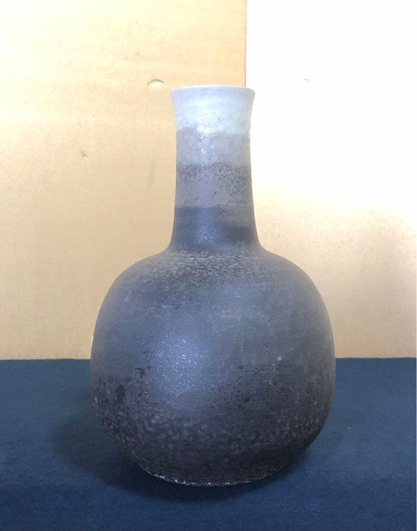 《R》炭化練上長頚壷 花入 花瓶 小野寺玄 共箱　251003あ6