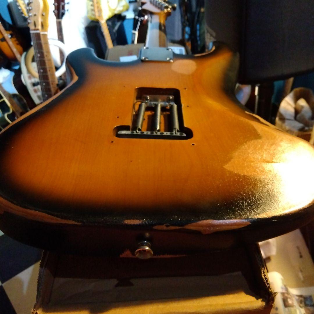 レリックストラトキャスター サンバースト エレキギター …