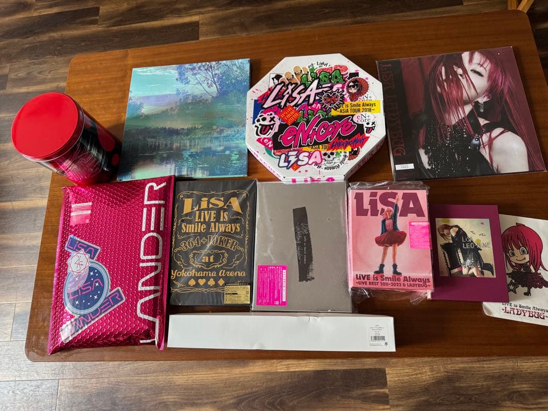 LiSA 限定品セット8点＋レコードLADYBUG +おまけポスター&ステッカー