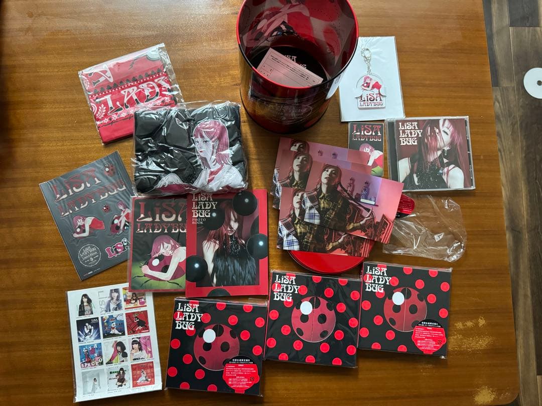 LiSA 限定品セット8点＋レコードLADYBUG +おまけポスター&ステッカー