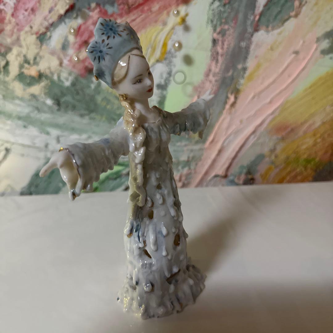 溶けゆく雪娘 20cm。一点もの。磁器製。手作り。 陶芸家 Arkhipova