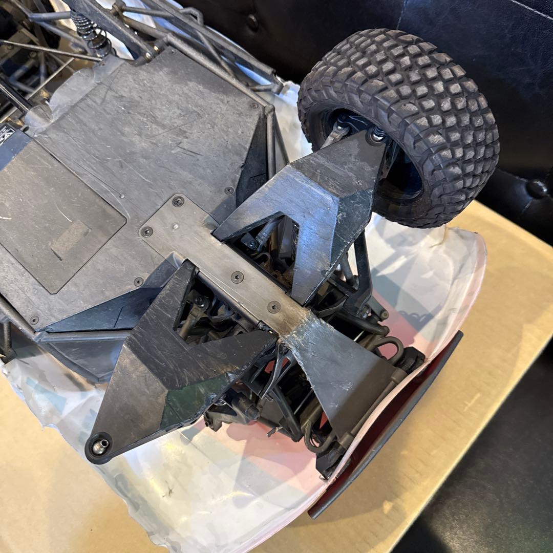 TRAXXAS UDR 左前破損 ジャンク