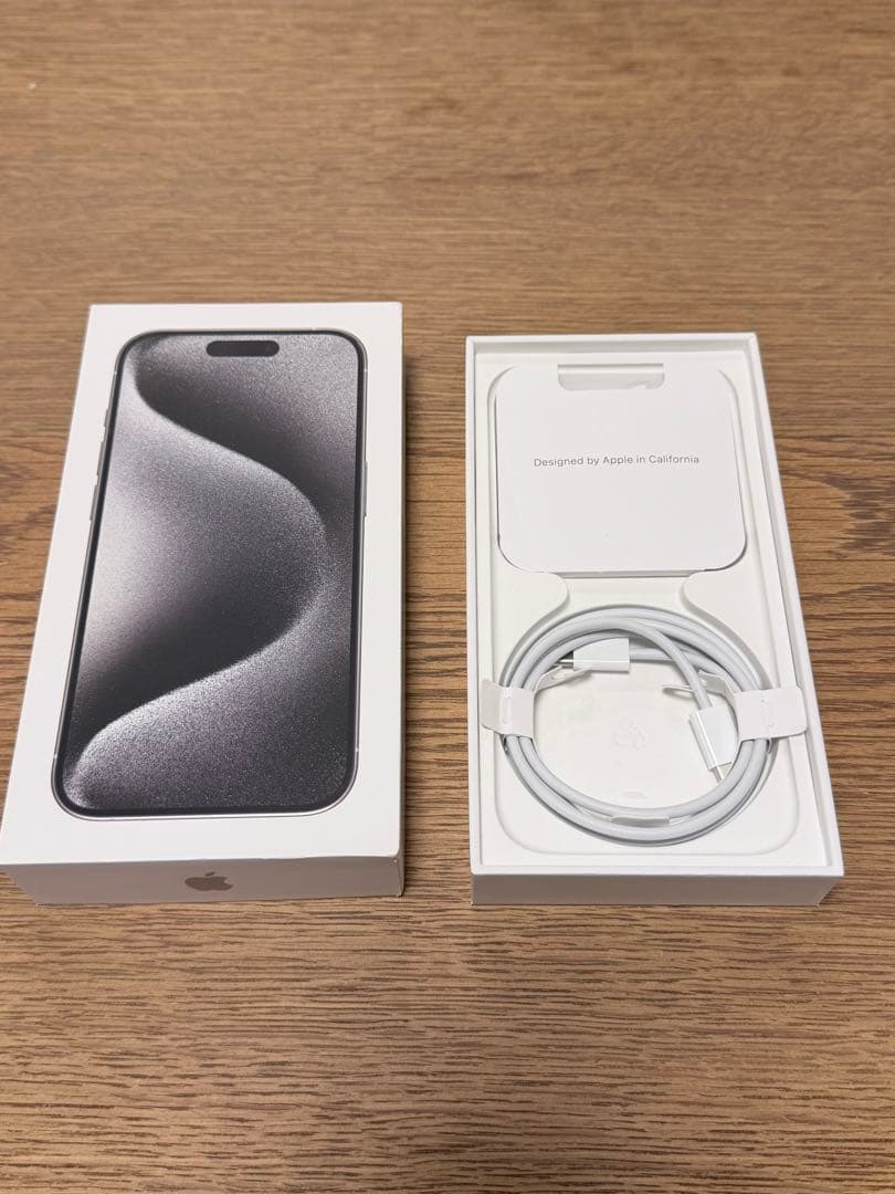 【美品】 iPhone 15 Pro ホワイトチタニウム 256GB 本体