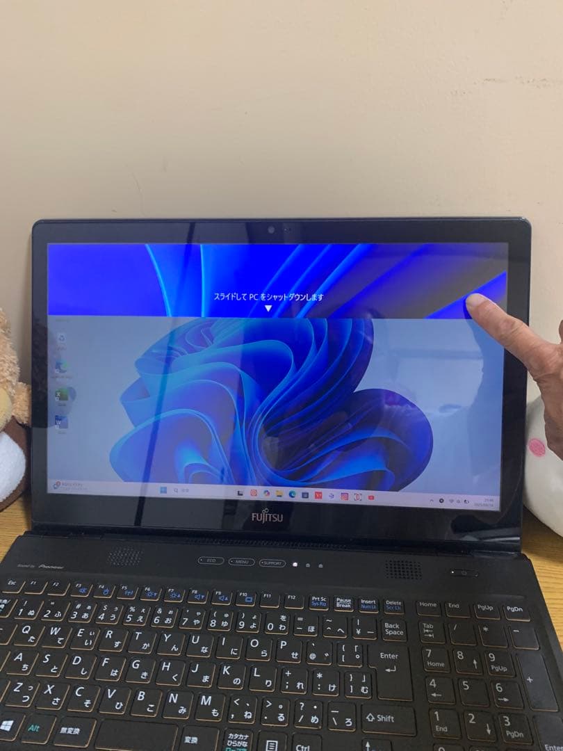 富士通タッチパネルi7/8/新品SSD 240GB 2024 office