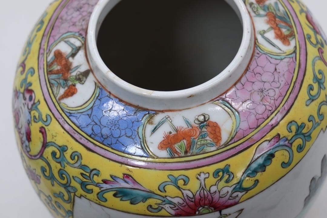 中国　粉彩　人物紋壺　乾隆年製　送料込み1213