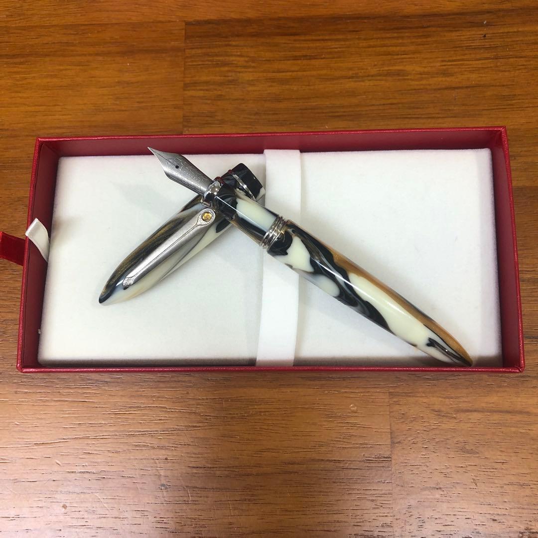 未使用STIPULAスティピュラ万年筆model Tパイライト レジン シトリン