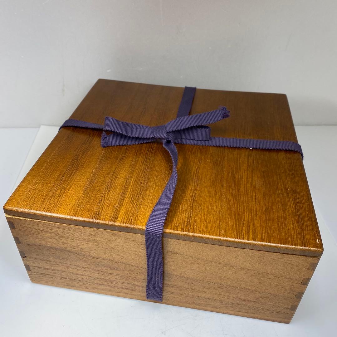 時代　鍋島焼　櫛目高台　七寸皿　共箱　直径21.4㎝　タサオ　東な7-0210①