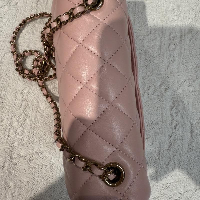 ミニラムスキン シングルフラップ シングルチェーンバッグ ピンク ゴールド金具