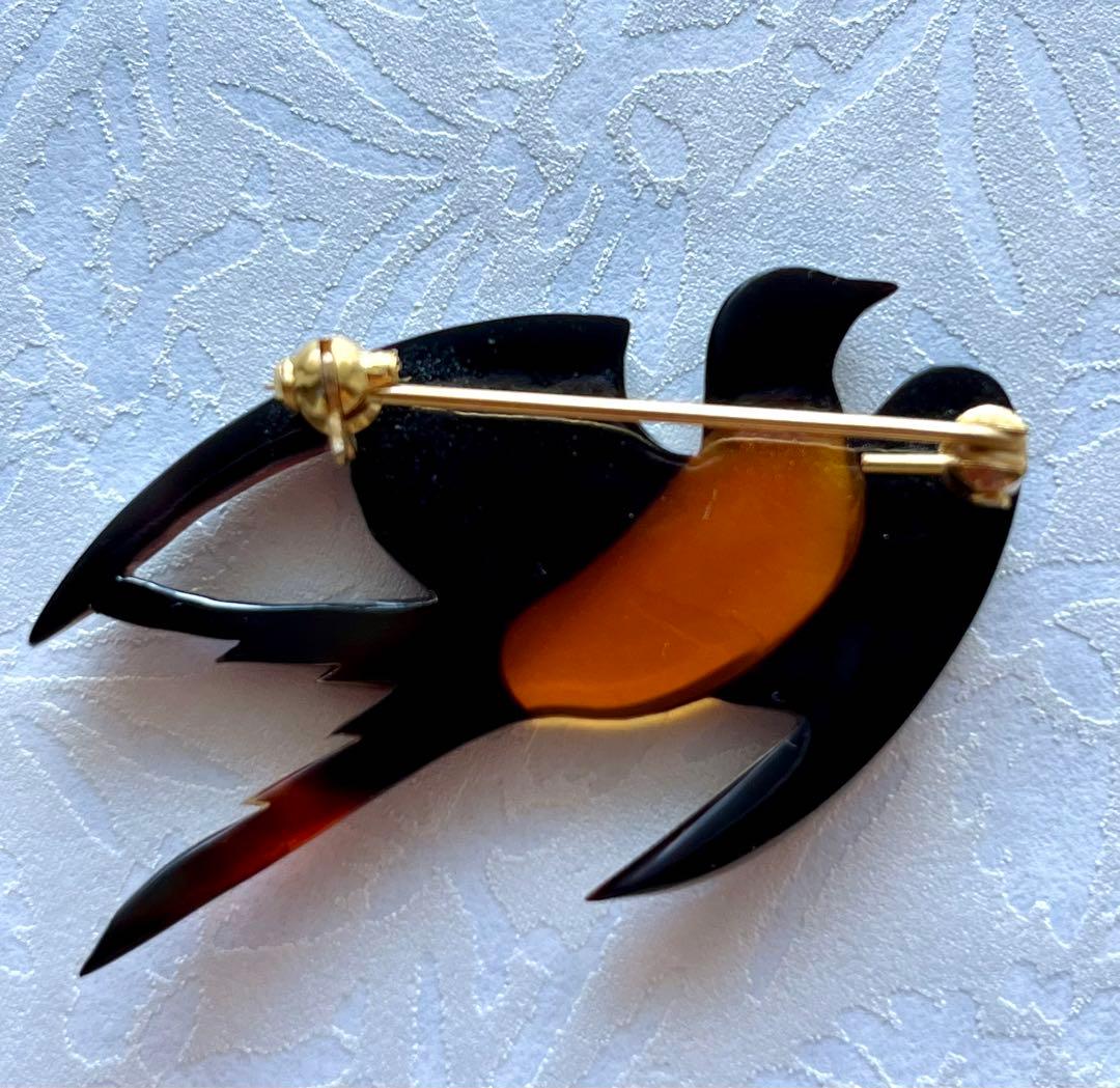 【再値引き】べっ甲　ツバメブローチ