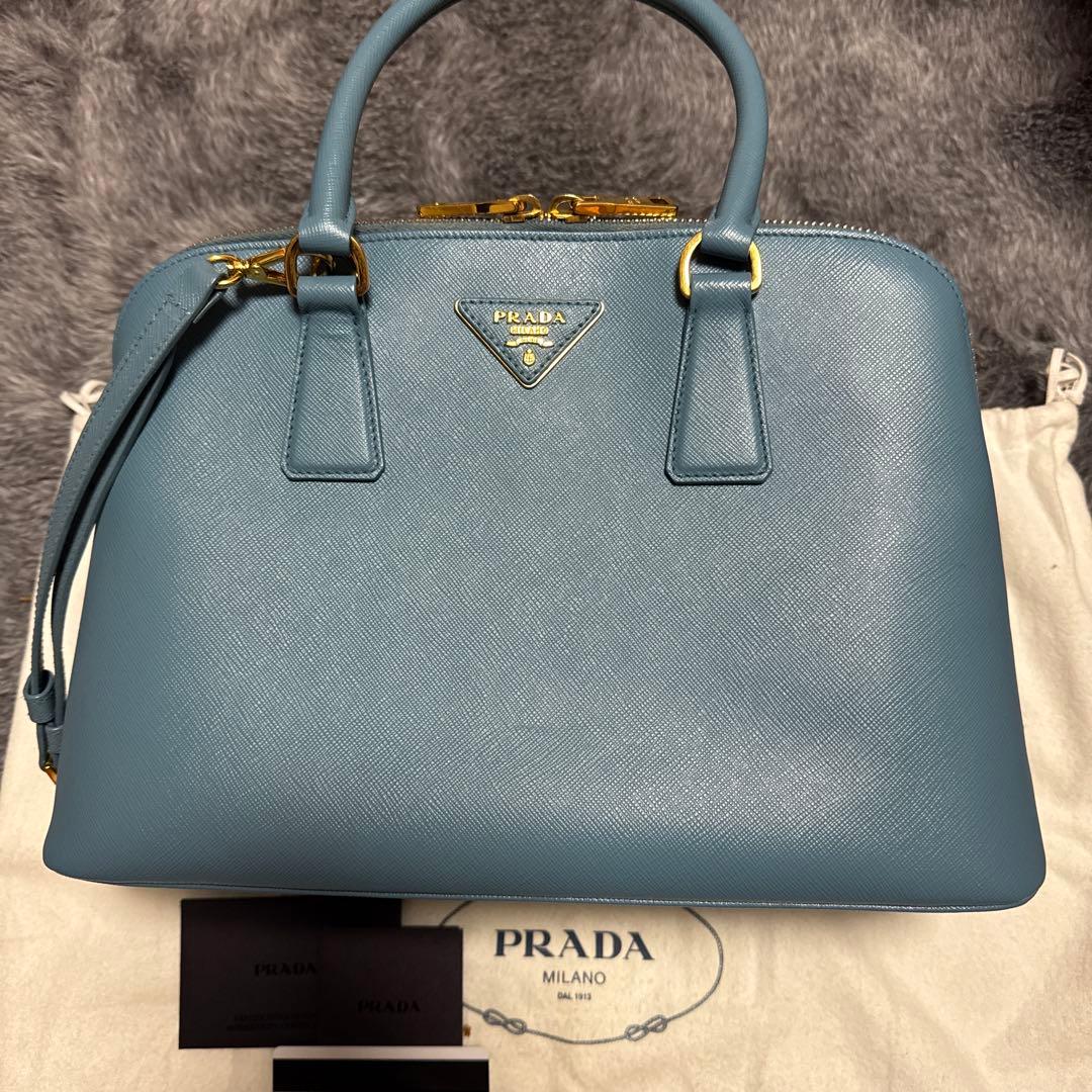 未使用級プラダショルダーバッグ