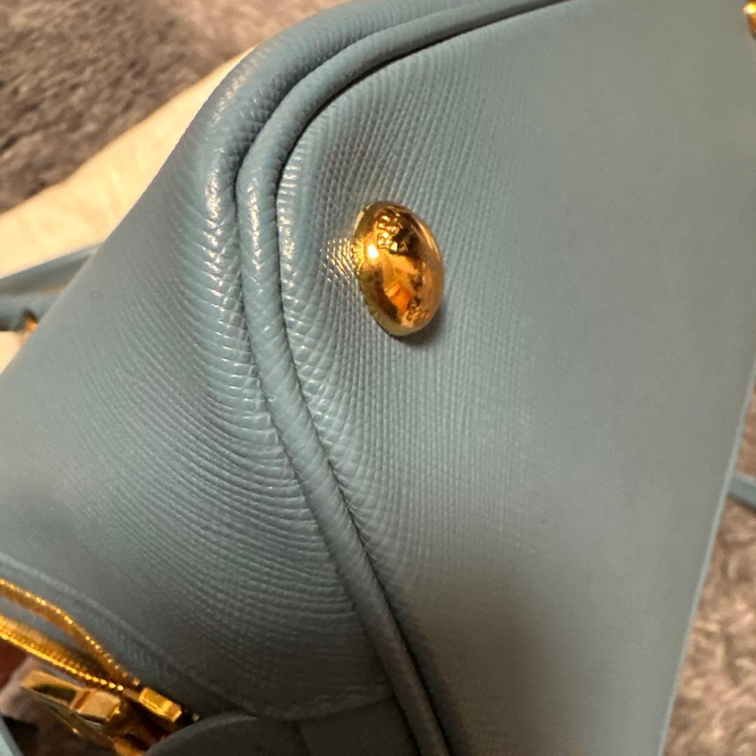 未使用級プラダショルダーバッグ