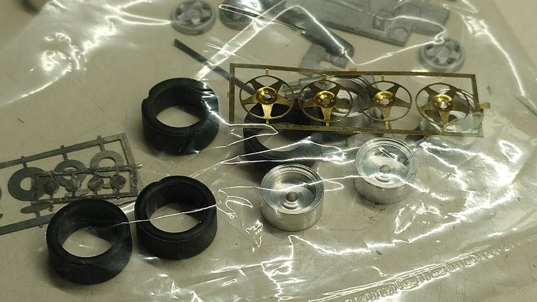 d*2様 Ferrari 288 GTO 1984 メタルキット