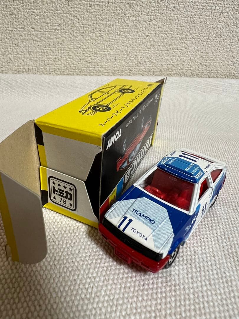 トミカ　トヨタカローラレビン3ドア