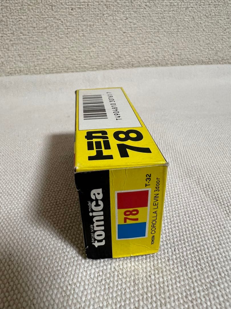 トミカ　トヨタカローラレビン3ドア