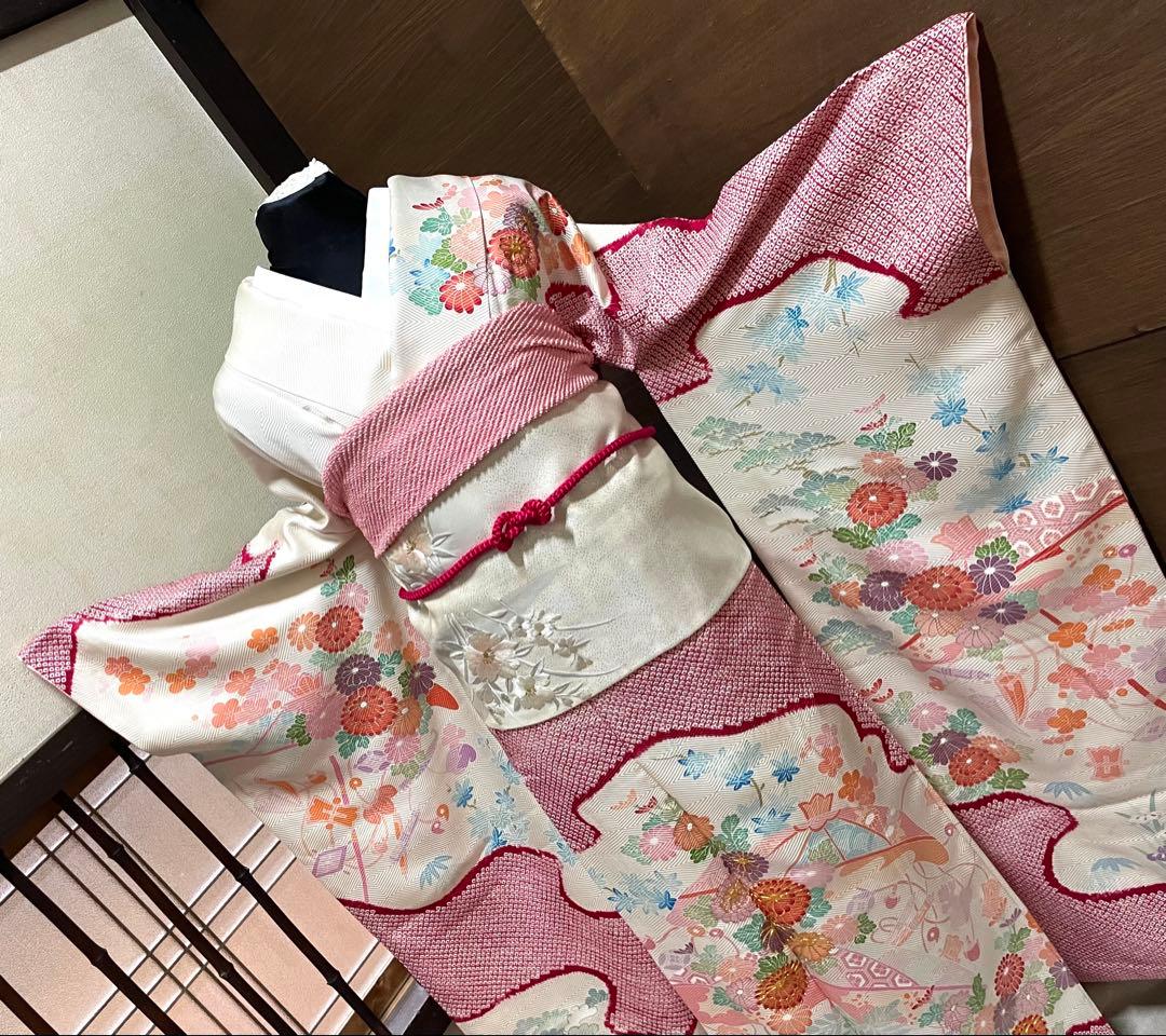 振袖 フルセット6点サイズM〜Ｌ駒刺繍　絞り　宝尽くし花文　金彩　正絹