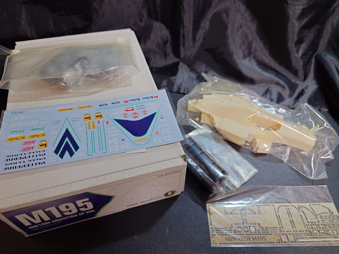 AMC 1/20 ミナルディ M195 1995年 ガレージキット 取説無