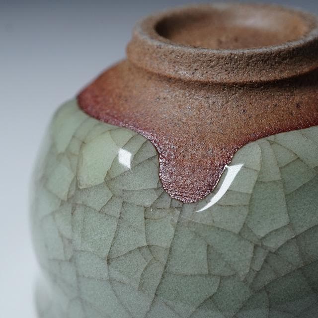 中島宏　青磁ぐい吞　共箱　人間国宝　酒器　鑑賞陶器　コレクション