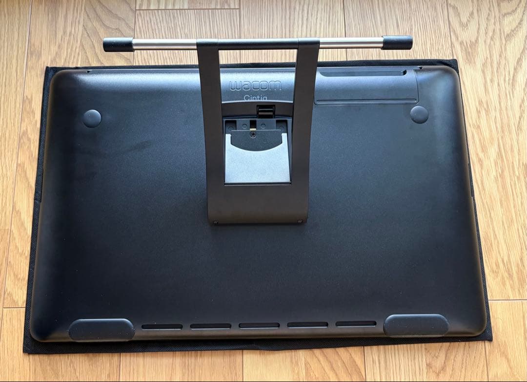 I*e様 Wacom Cintiq22液晶ペンタブレット[DTK-2260K0D