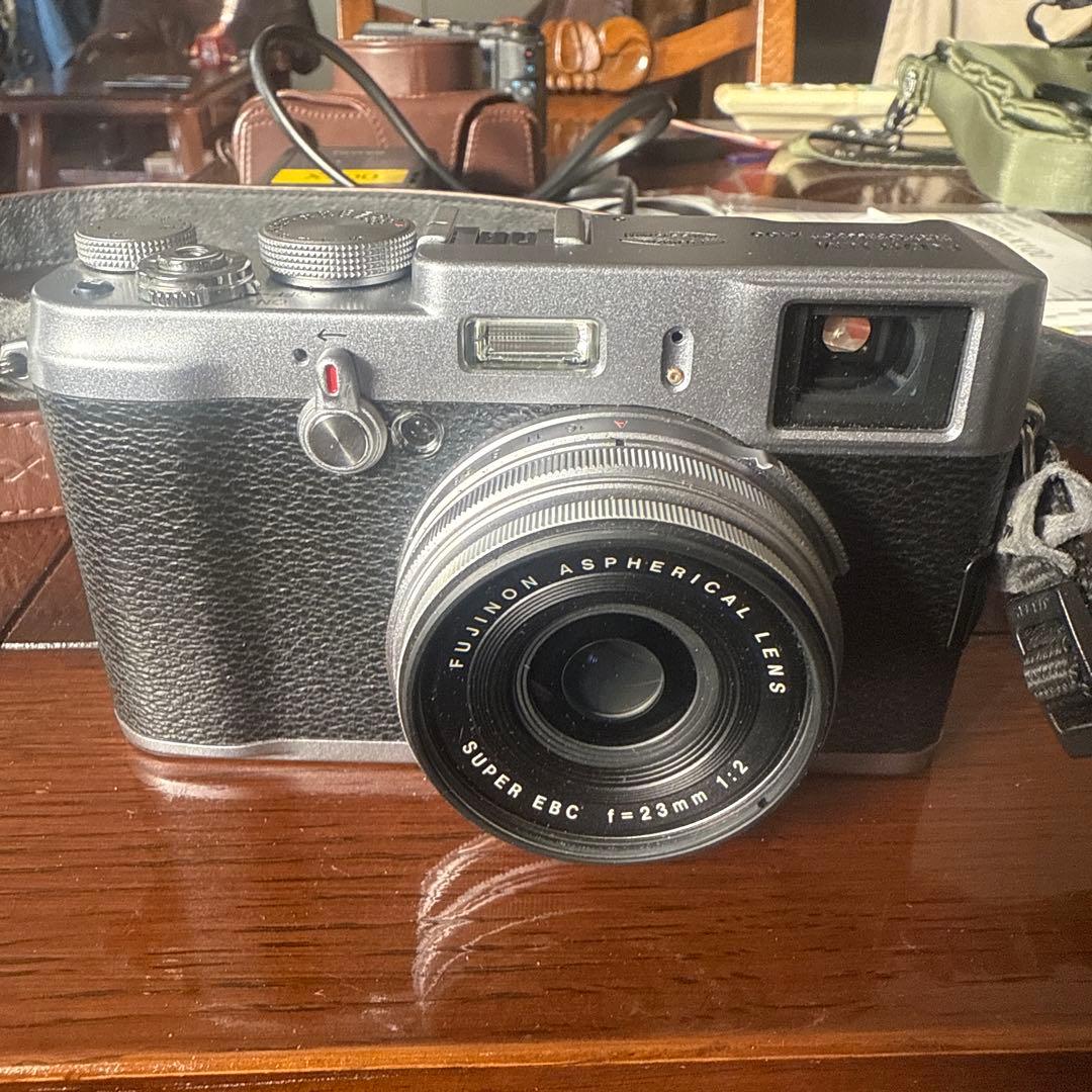 Fujifilm X100 ミラーレスカメラ