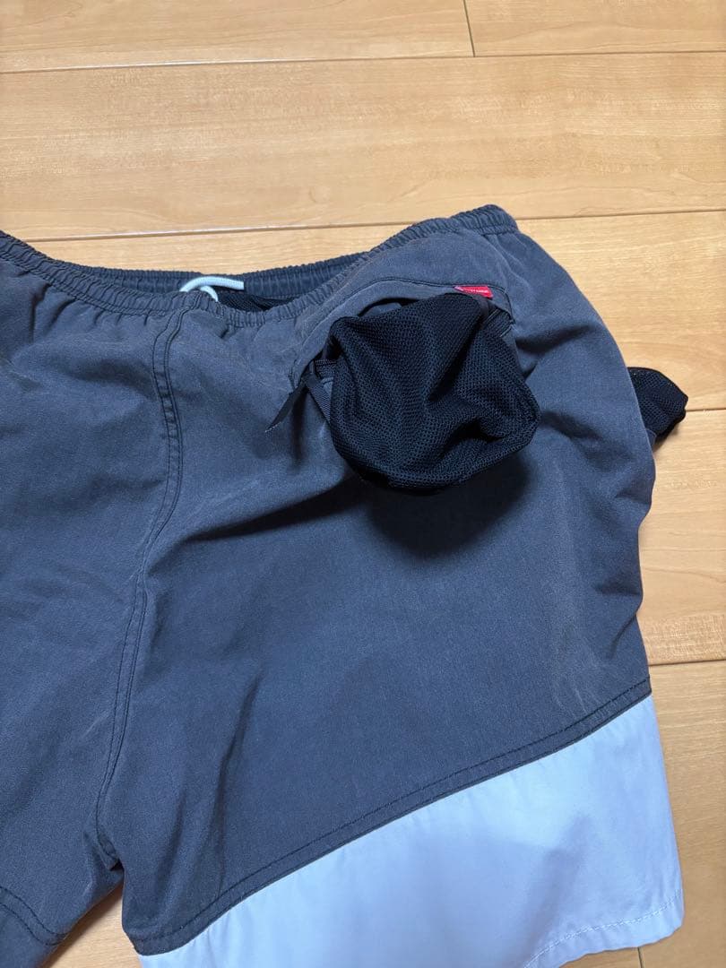 【希少】supreme シュプリーム　スイムウェア　黒x白ロゴ　Lサイズ相当