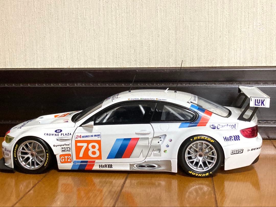 BMW M3 GT2 Le Mans 2010ミニカー 1/18