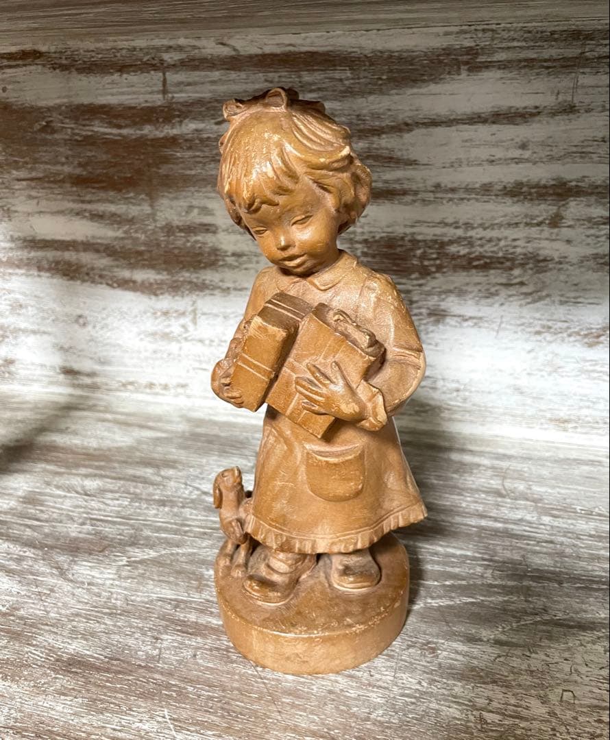 アンティーク 木彫り プレゼントを持った女の子 子犬 少女 木彫り人形 レトロ