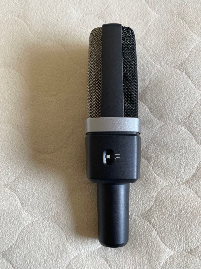 【値下げしました】AKG C214 コンデンサーマイク 新品同様