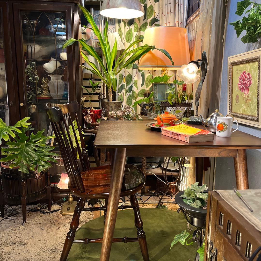 しろ　ヴィンテージ デザイナーズ　コンパクト　　ダイニングテーブル