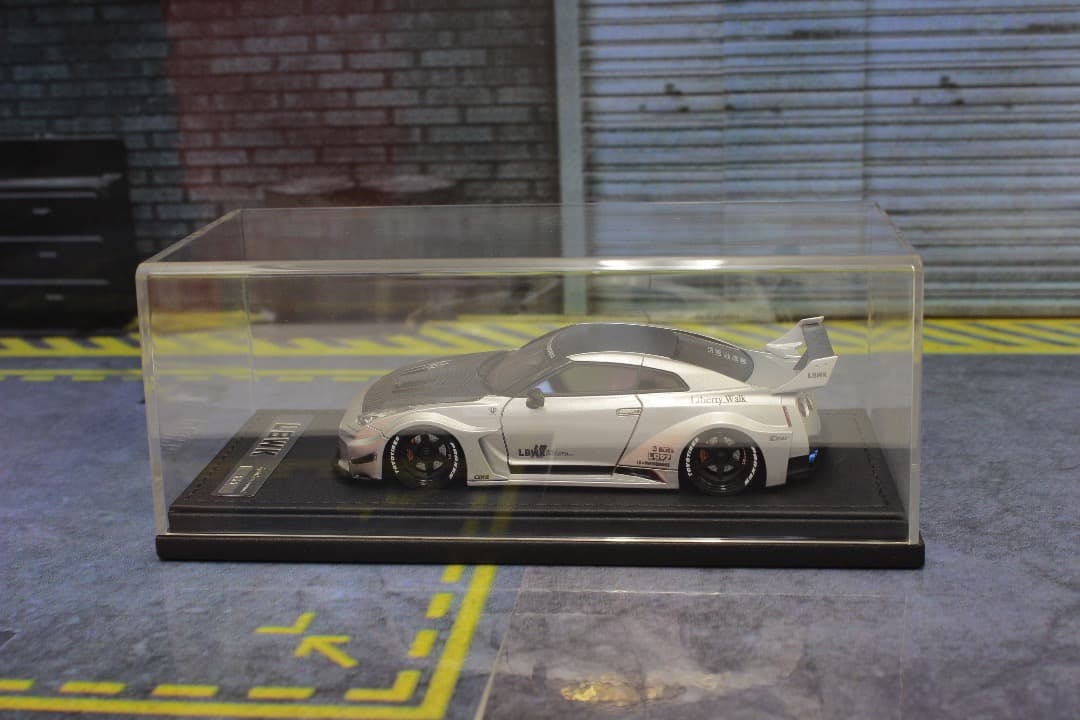 【最終価格】イグニッションモデル　1/43日産35GT-RR Silver