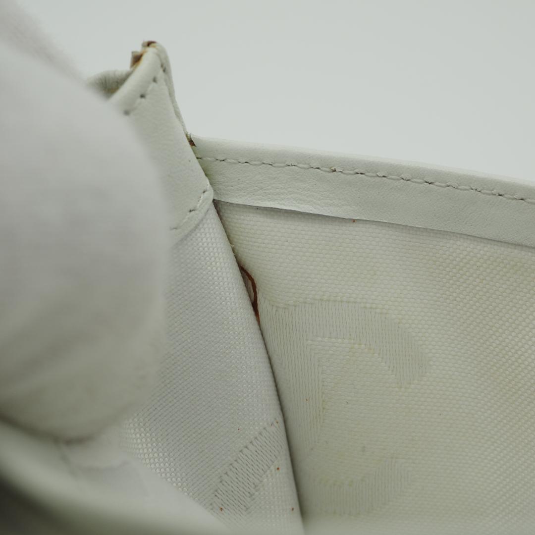 CHANEL シャネル カンボンライン パイソン 二つ折り財布 ホワイト系