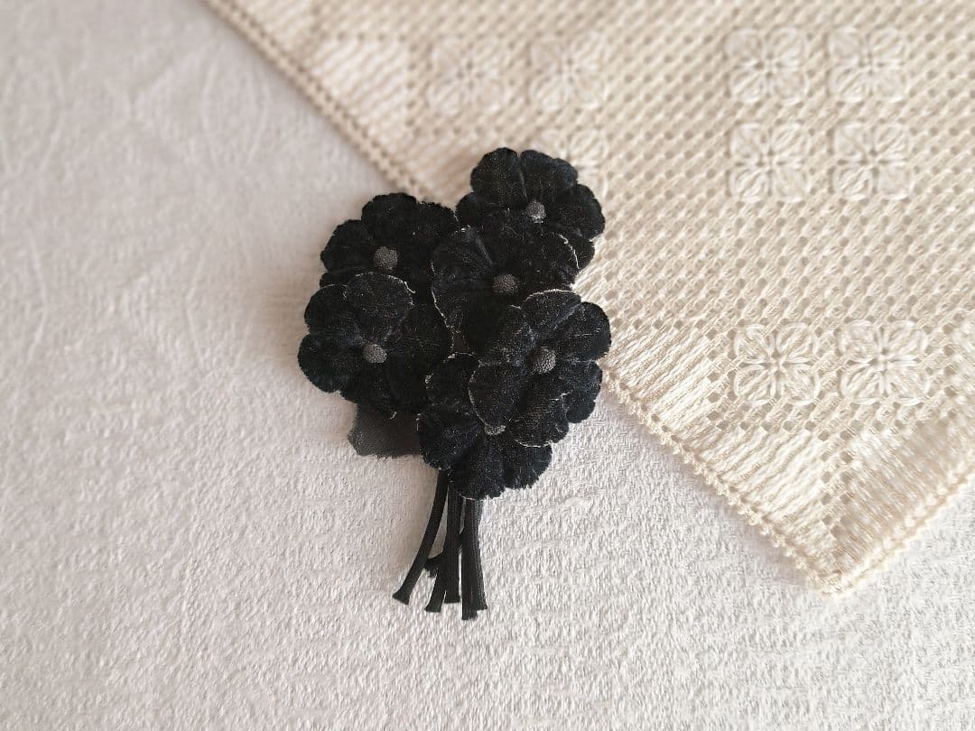 * vintage flower ❀ * シックな布花の コサージュ