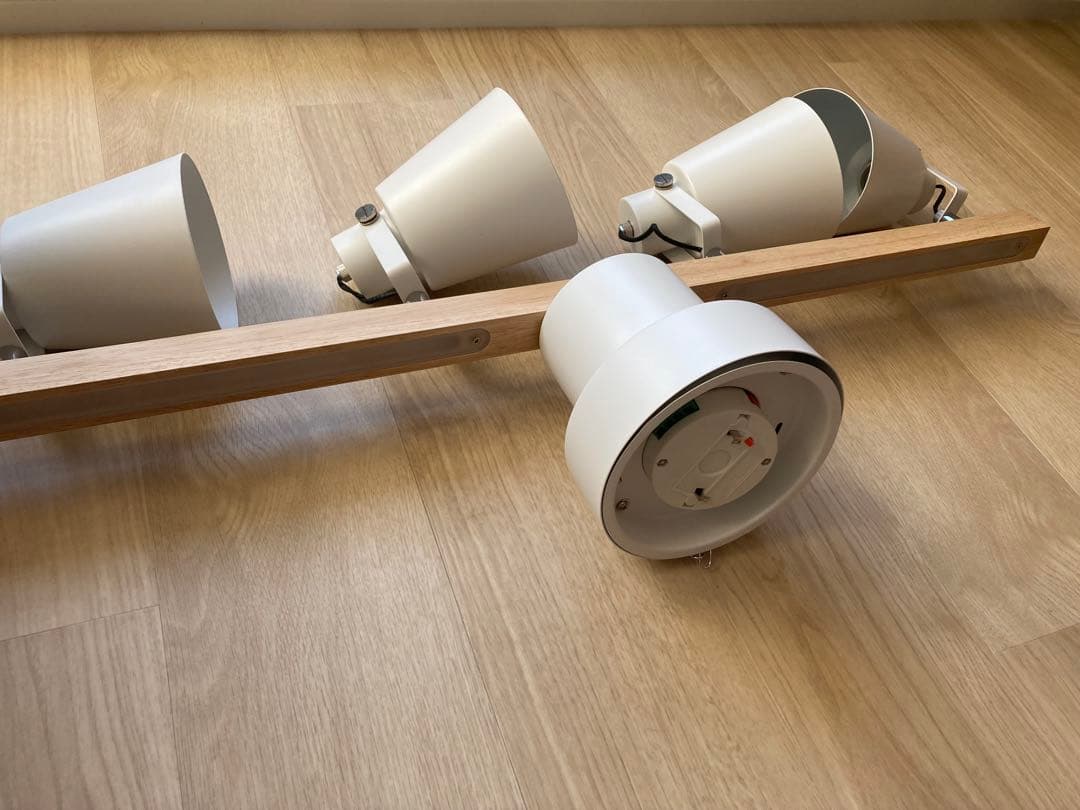 LOWYA LEDシーリングスポットライト(ホワイト/ナチュラル)