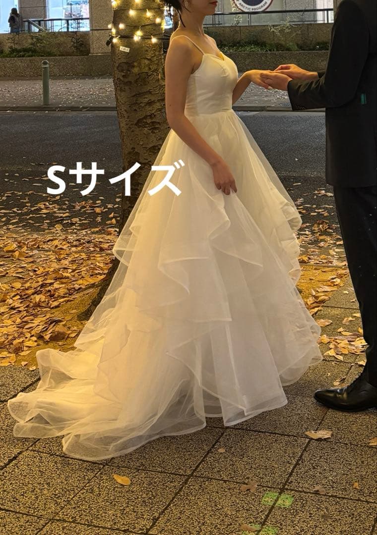 ホワイト フリル Aライン ウェディングドレス　ビタースウィート