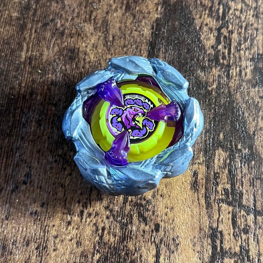 【限定新品】オロチクラスタ6-60LF ベイブレードX た3