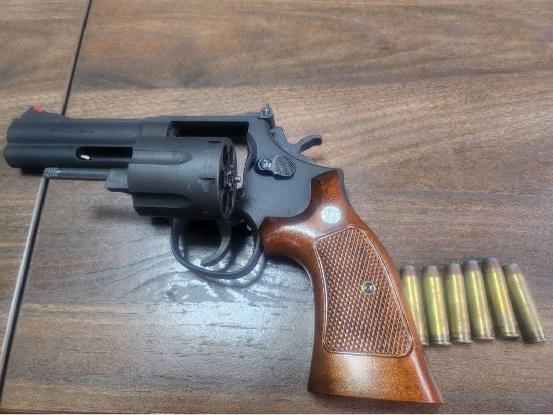 スミスアンドウェッソン 357マグナム