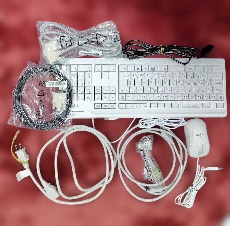 358： モニター付ESPRIMO Q7010/EW デスクトップPC USED