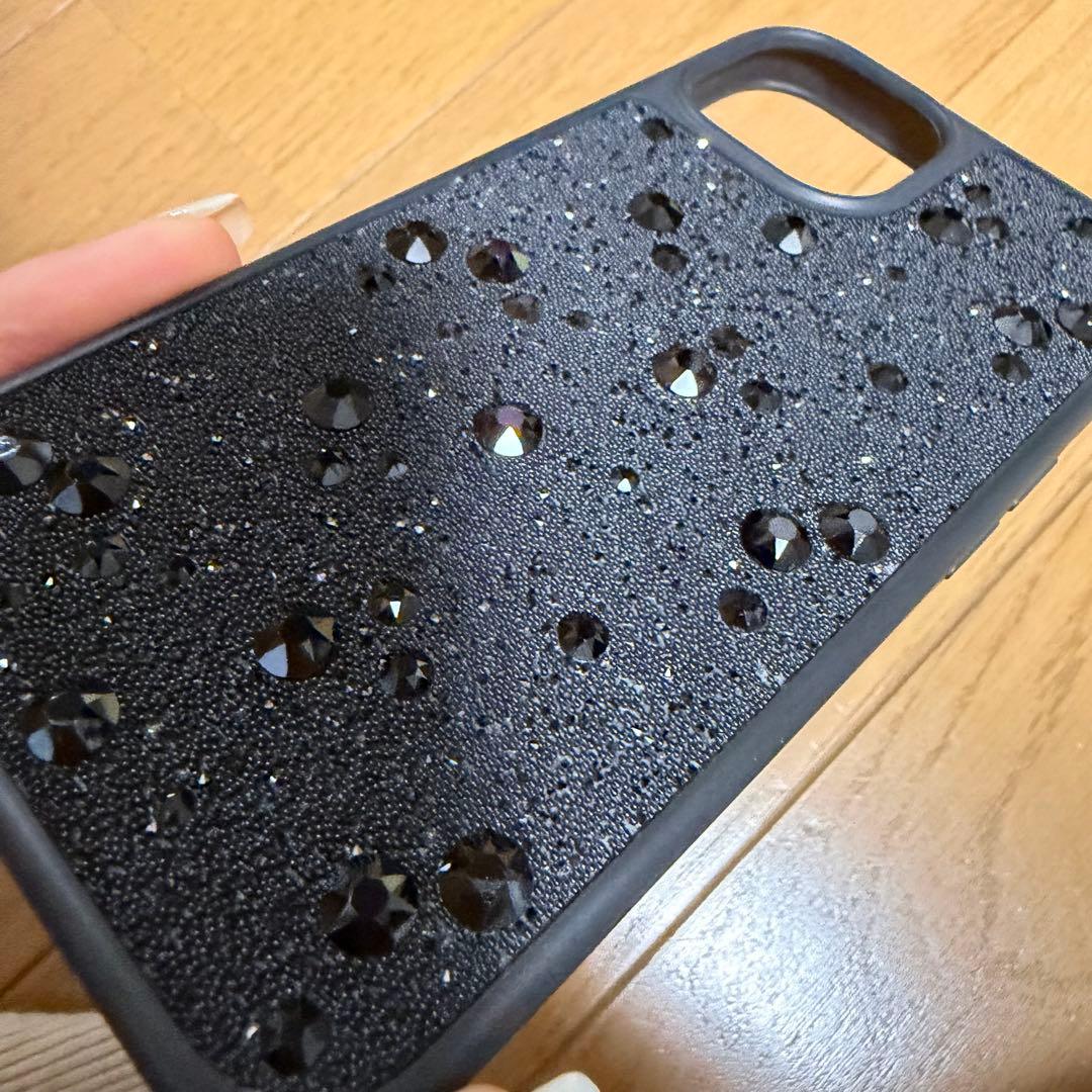 SWAROVSKI ブラック　iPhone15 iPhoneケース