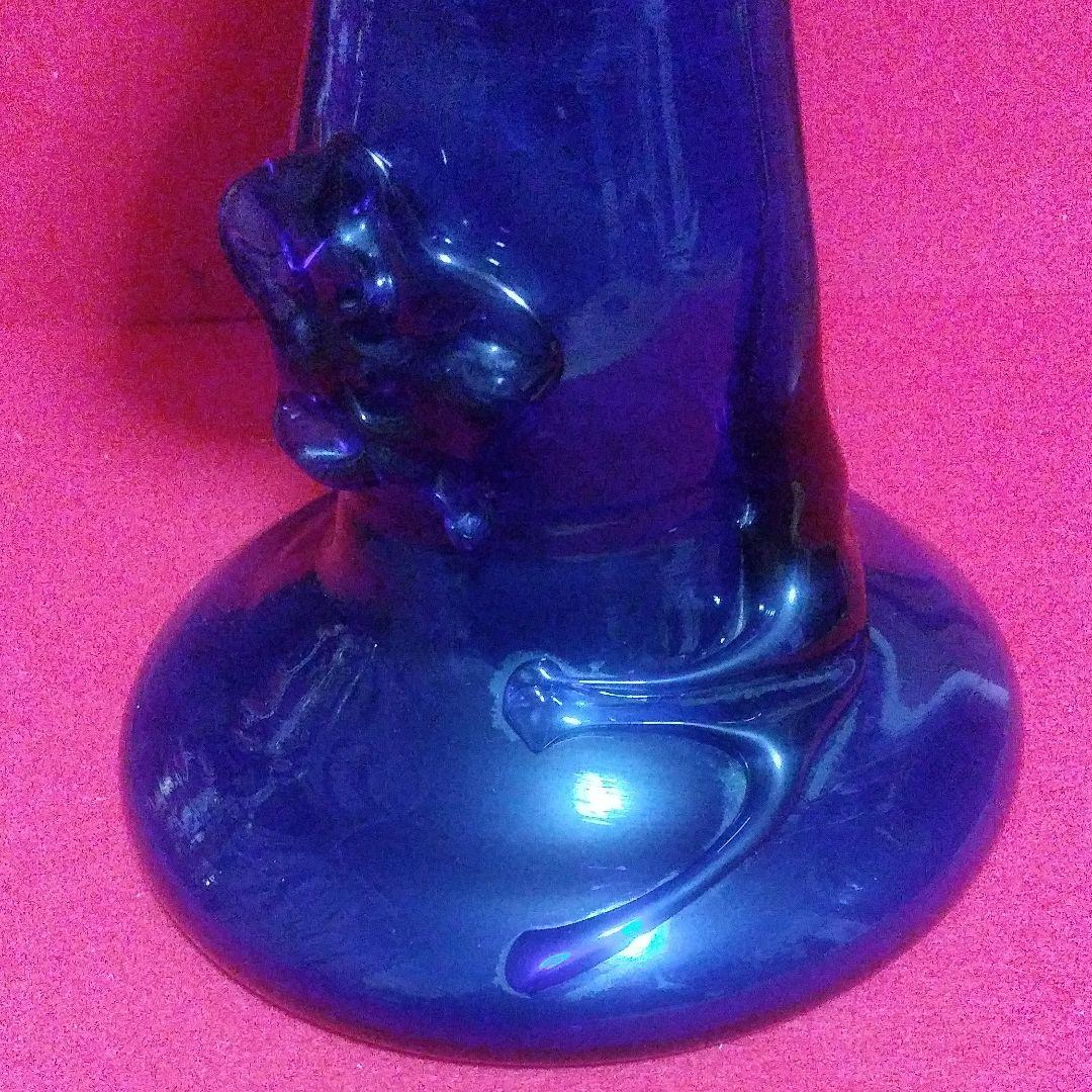 オイルランプの台瑠璃色に花模様