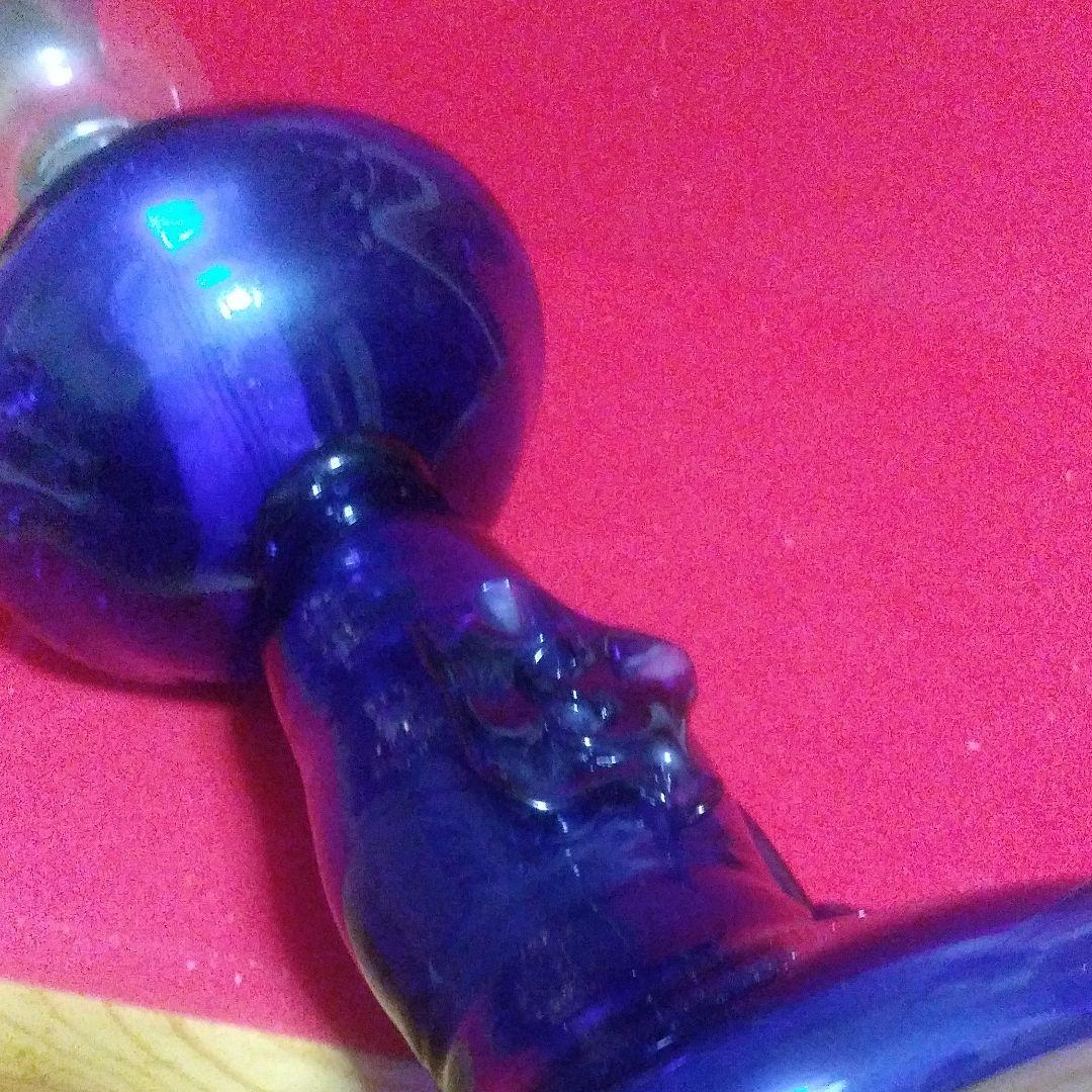 オイルランプの台瑠璃色に花模様