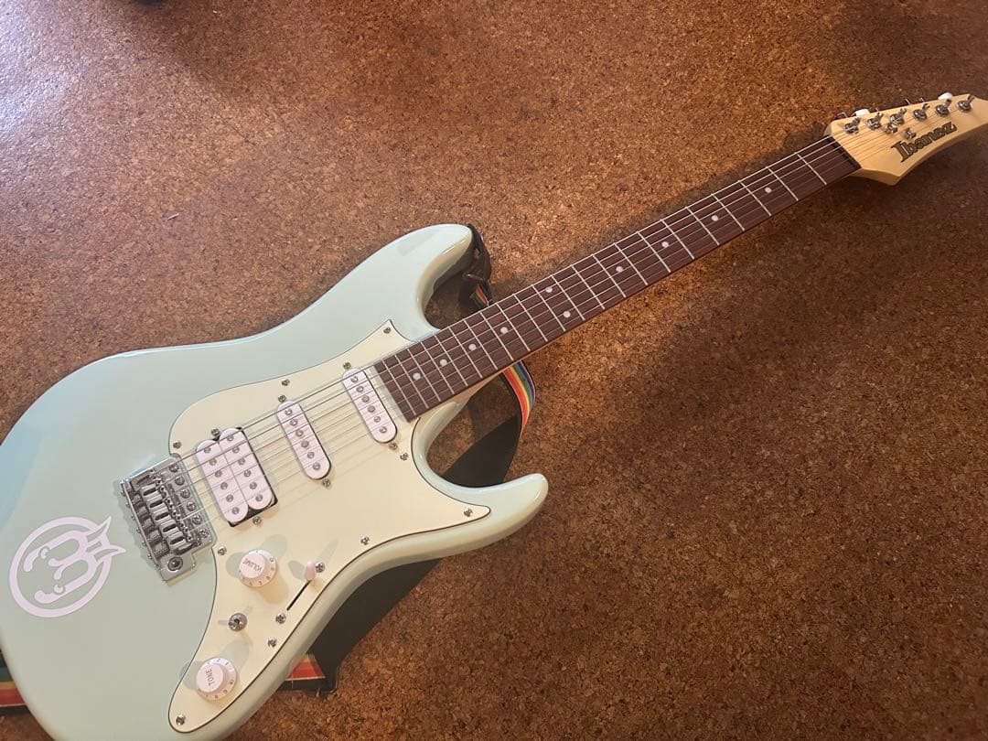 美品！Ibanez AZES40 ※サドル一つ他社製。