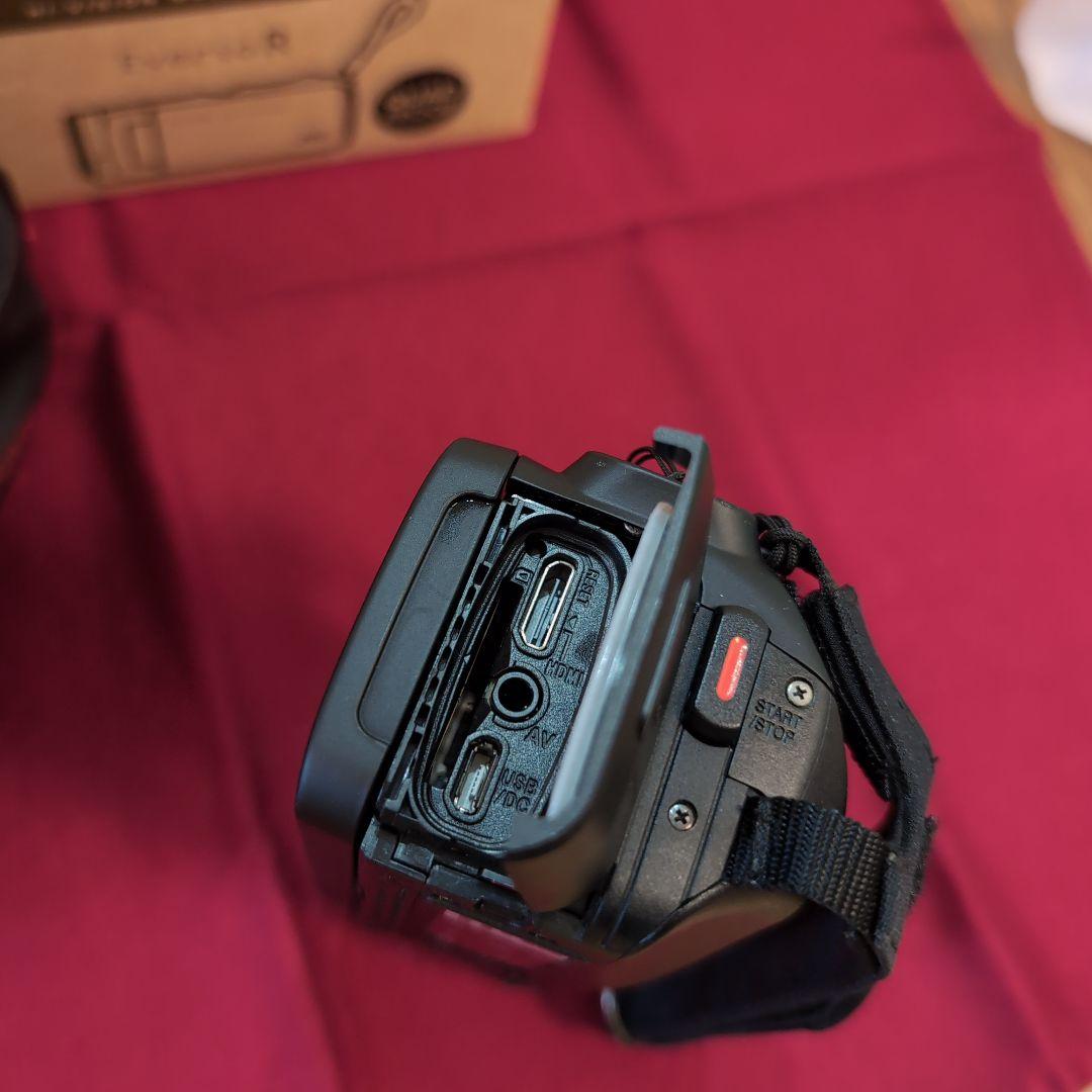 ビデオカメラ　JVC