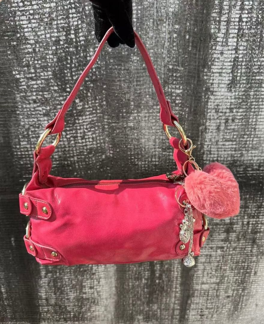 Kathyピンク ショルダーバッグ ハート型チャーム付き