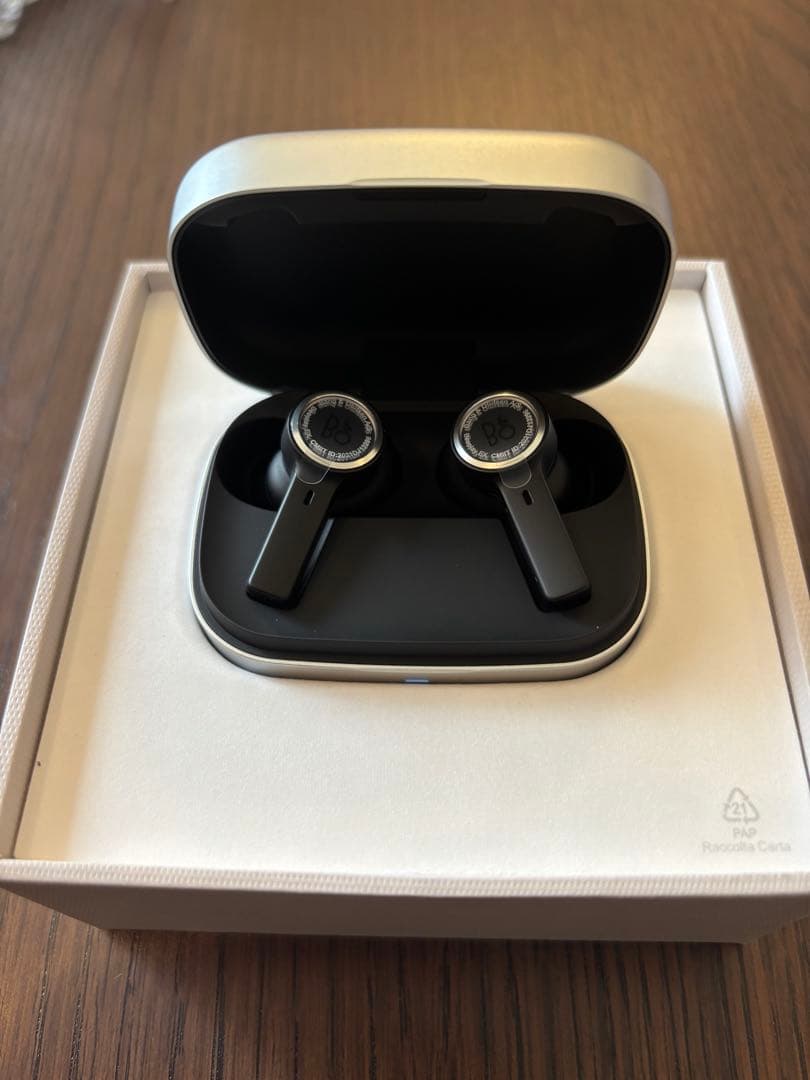 イヤホン Bang & Olufsen Beoplay Eleven