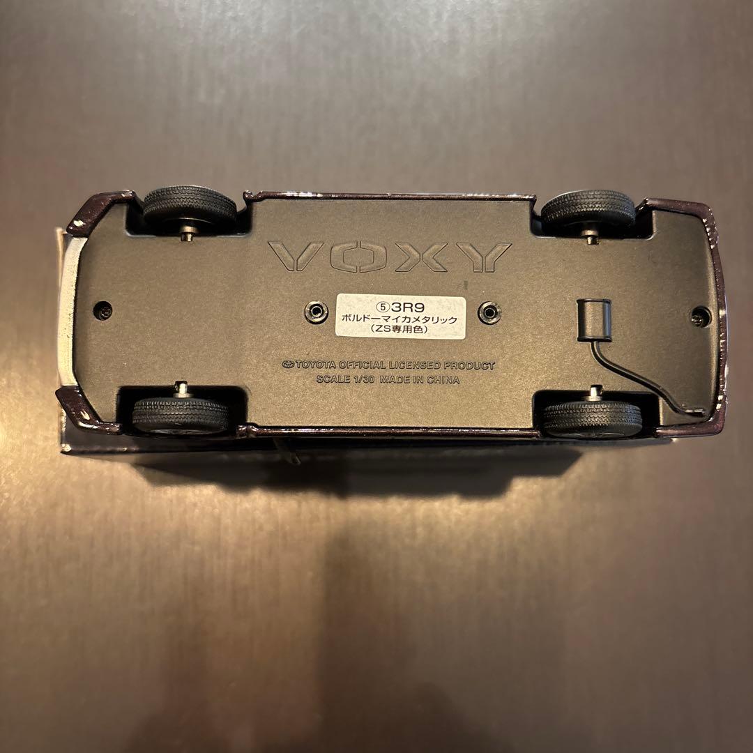 TOYOTA VOXY ミニカー