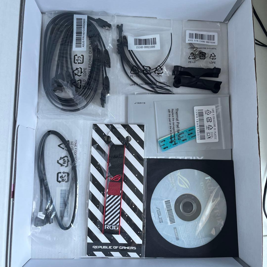 ASUS ROG STRIX B550-A GAMING 本体