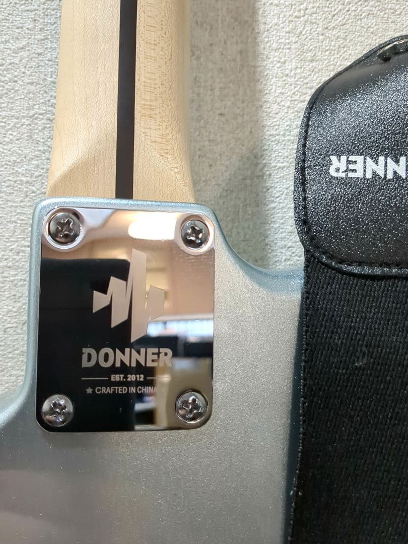 Donner DST-152 エレキギター HSSピックアップ　M2219