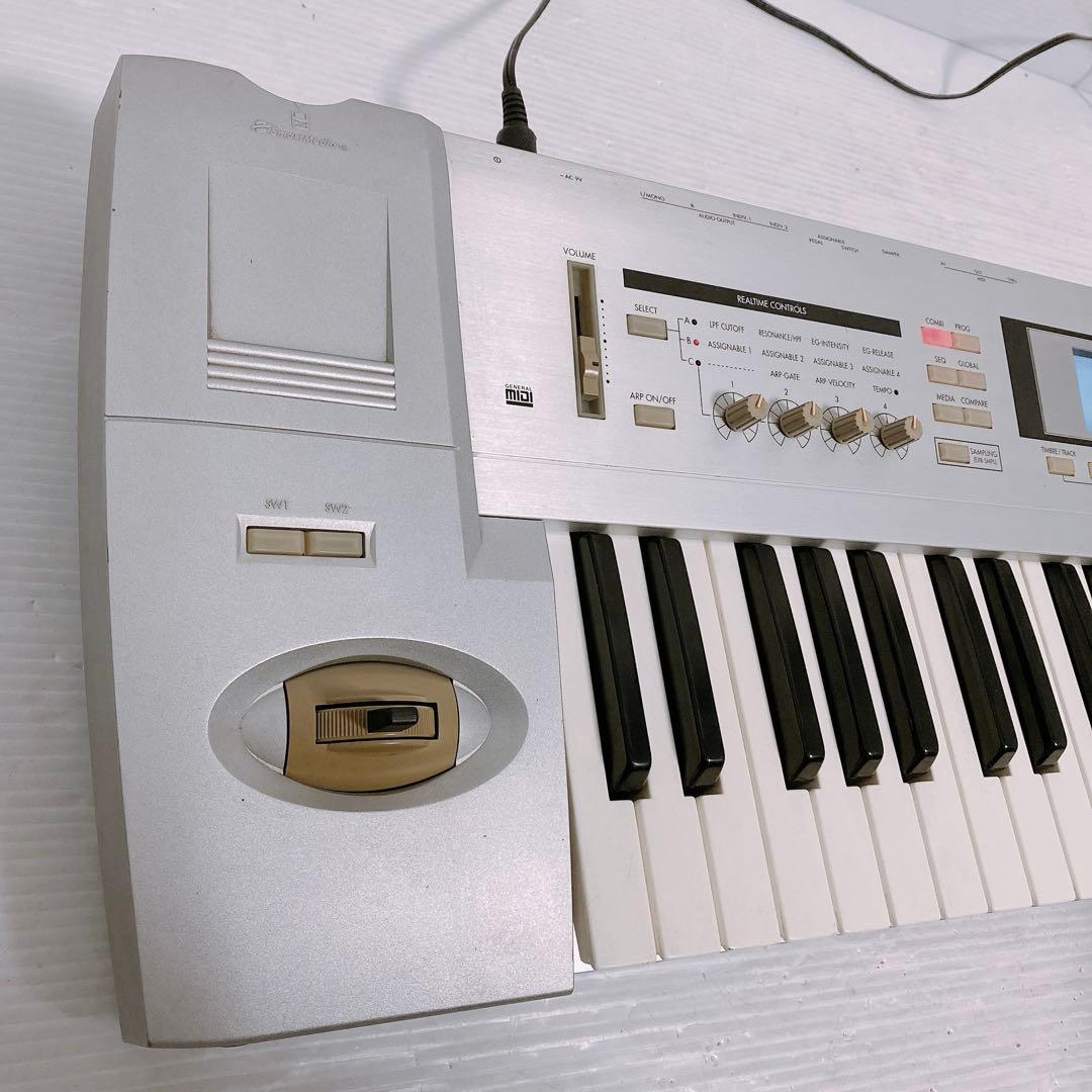 KORG シンセサイザー 61鍵盤 TRITON Le61
