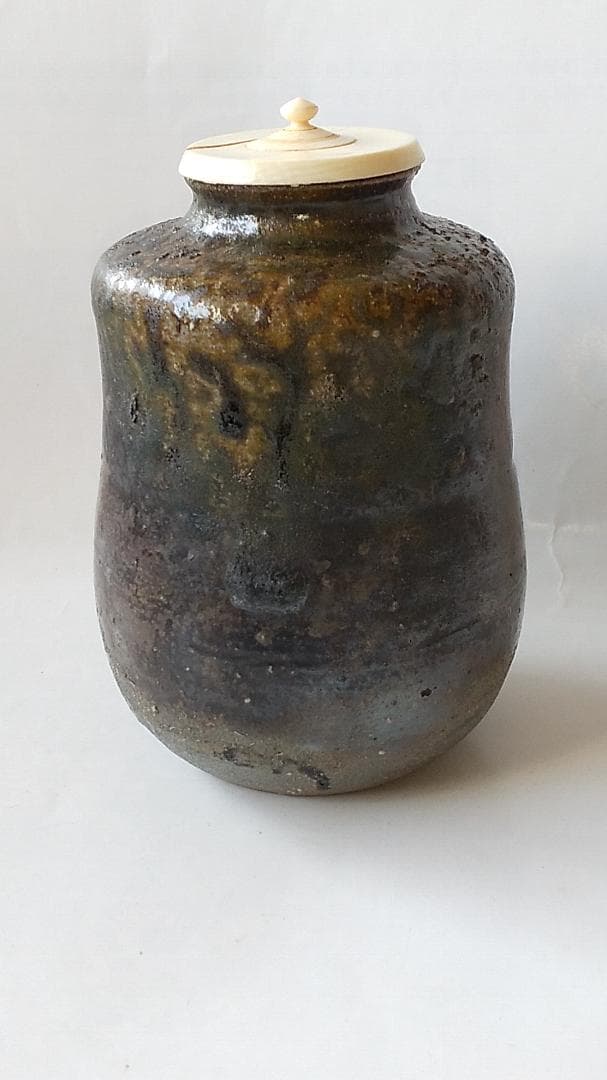 丹波茶入 森本丹山 造 仕覆 二重蔓牡丹 三雲屋緞子 共箱 肩衝茶入 茶入 新品